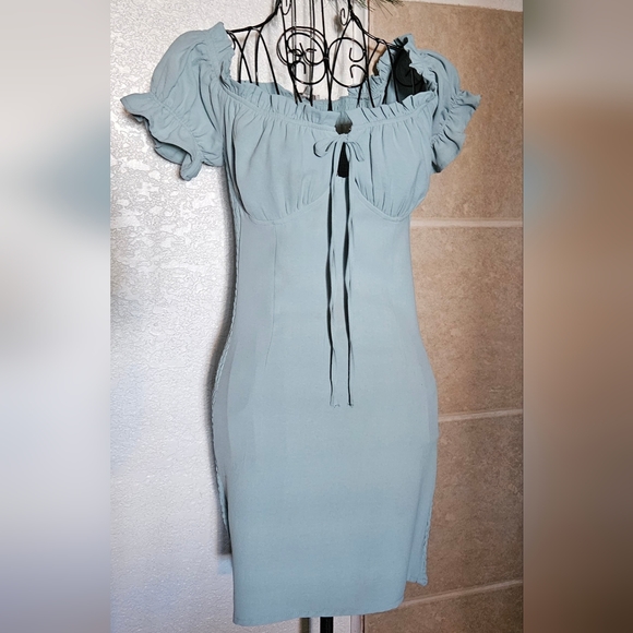 Love Tree On or Off The Shoulders Mini Dress - Picture 6 of 9